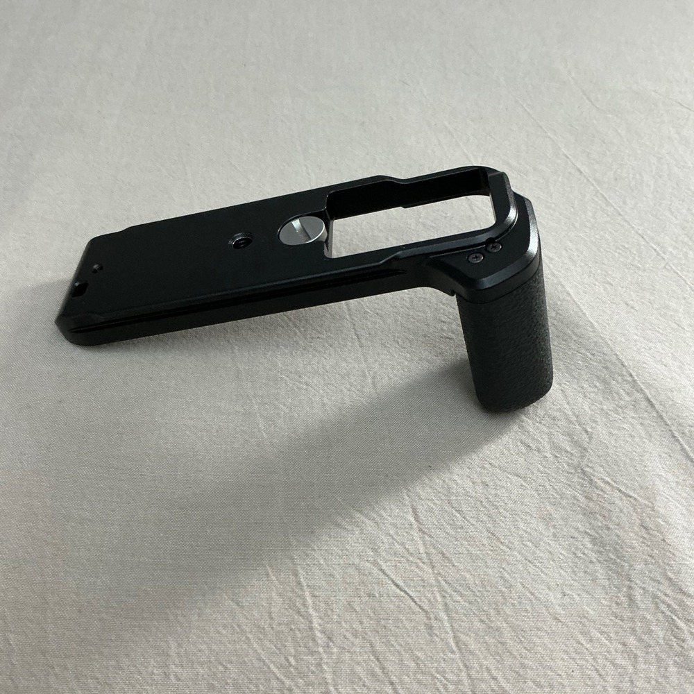 Fujifilm MHG-XT10 Metal Hand Grip for X-T10 X-T20 X-T30‎ Black Arca-Swiss Base